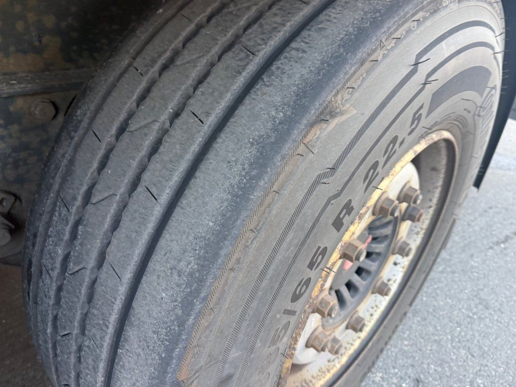 الخيمة نصف مقطورة Kögel SN24: صور 11 الخيمة نصف مقطورة Kögel SN24: صور 11