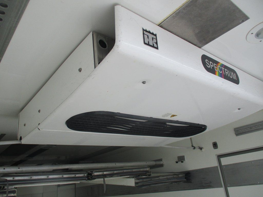 مبردة شاحنة MAN TGM 12.250,Izotherm: صور 18