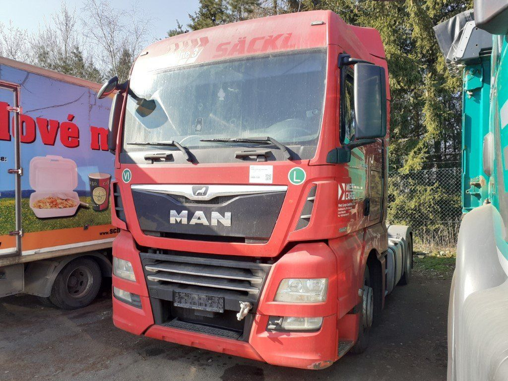 MAN TGX18.460 XLX Motorschaden/engine damage - شاحنة جرار: صور 2 MAN TGX18.460 XLX Motorschaden/engine damage - شاحنة جرار: صور 2
