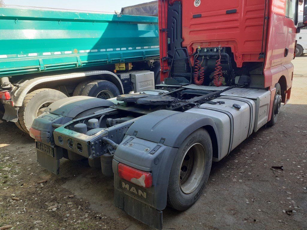 MAN TGX18.460 XLX Motorschaden/engine damage - شاحنة جرار: صور 3 MAN TGX18.460 XLX Motorschaden/engine damage - شاحنة جرار: صور 3