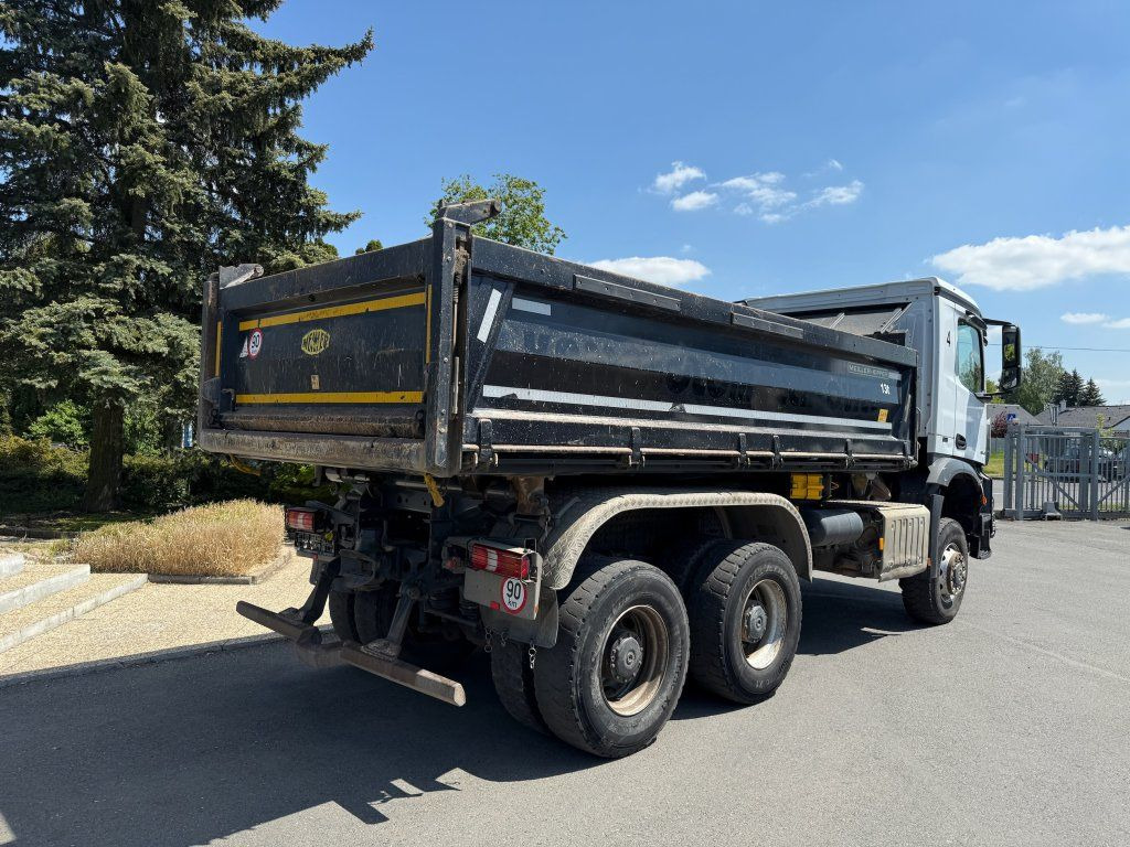 Mercedes-Benz 3343 Arocs 6x6 S3 EURO 6 - قلابات: صور 5 Mercedes-Benz 3343 Arocs 6x6 S3 EURO 6 - قلابات: صور 5