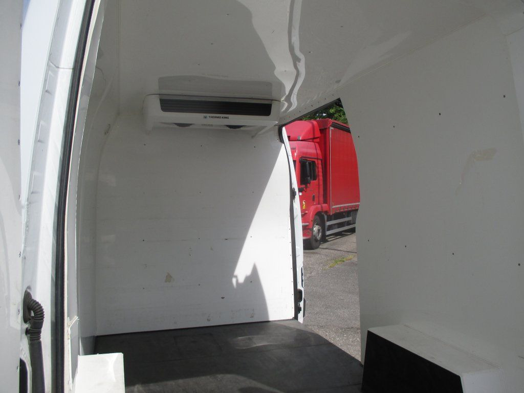 الشاحنات الصغيرة المبردة Renault Master L2H2: صور 17 الشاحنات الصغيرة المبردة Renault Master L2H2: صور 17