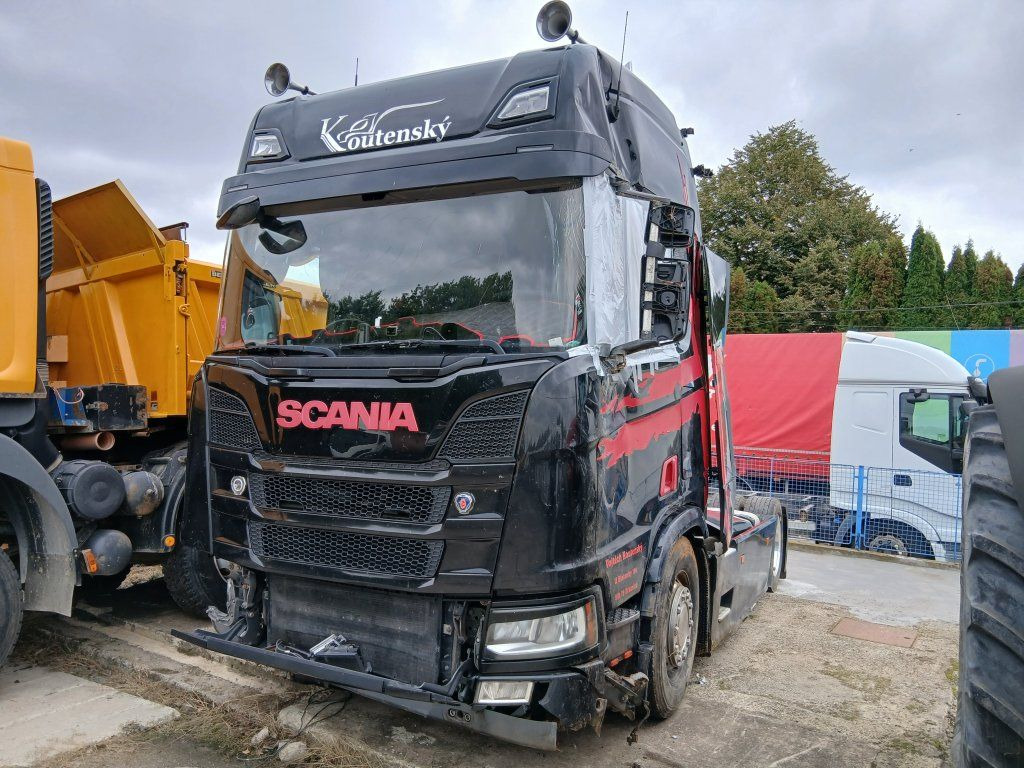 Scania R450 MEGA/lowdeck Unfall / damage - شاحنة جرار: صور 1 Scania R450 MEGA/lowdeck Unfall / damage - شاحنة جرار: صور 1