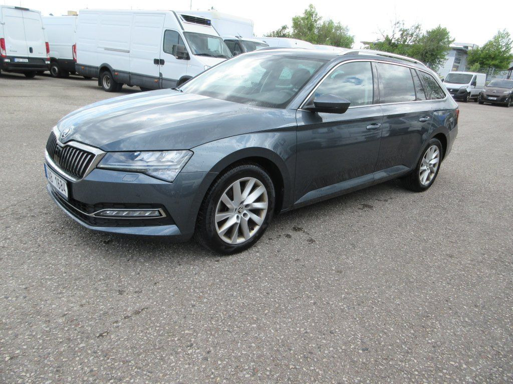 Skoda 2.0 Tdi Style - سيارة ستيشن: صور 1 Skoda 2.0 Tdi Style - سيارة ستيشن: صور 1