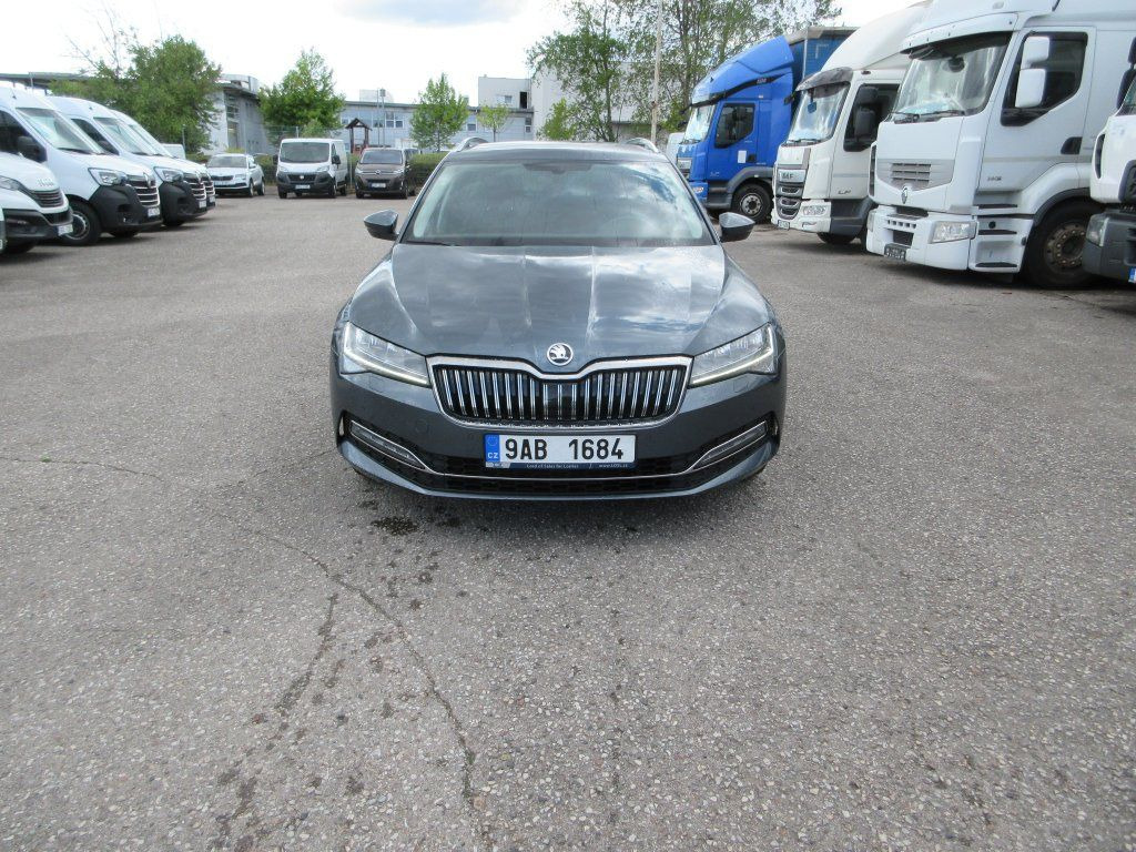 Skoda 2.0 Tdi Style - سيارة ستيشن: صور 3 Skoda 2.0 Tdi Style - سيارة ستيشن: صور 3
