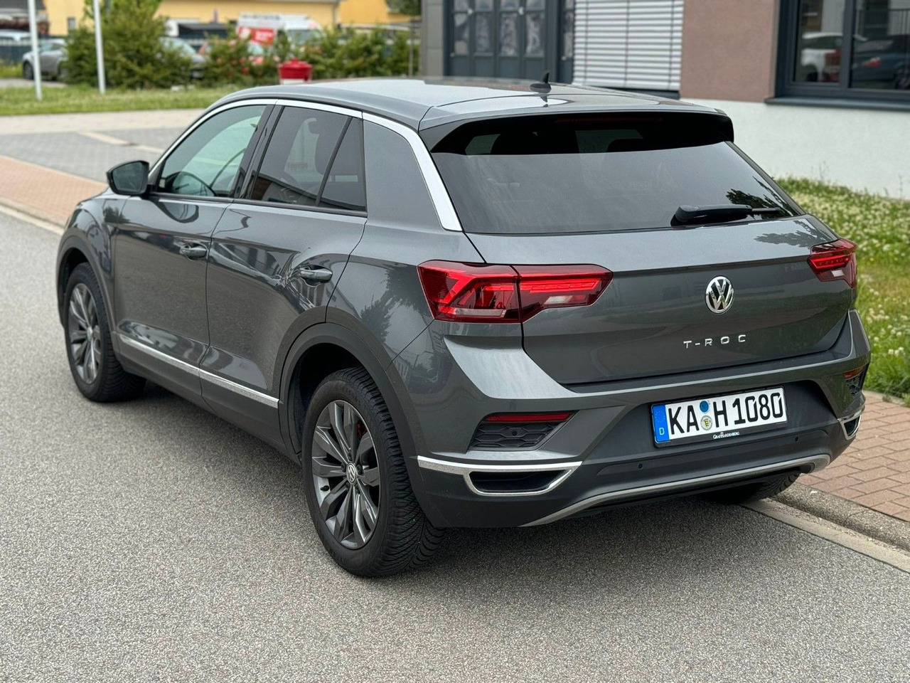 Volkswagen T-Roc Sport - سيارة دفع رباعي: صور 3 Volkswagen T-Roc Sport - سيارة دفع رباعي: صور 3