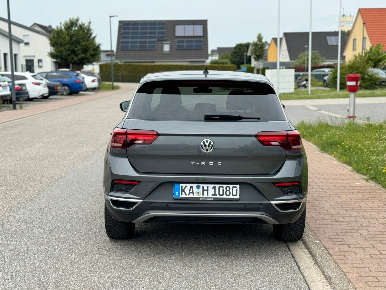 Volkswagen T-Roc Sport - سيارة دفع رباعي: صور 4 Volkswagen T-Roc Sport - سيارة دفع رباعي: صور 4
