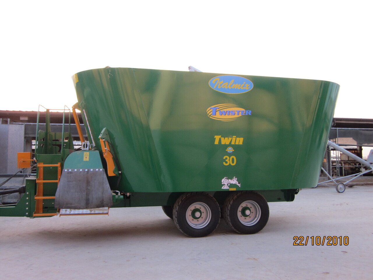 ITALMIX TWISTER TWIN - آلة خلط وتوزيع الأعلاف: صور 2 ITALMIX TWISTER TWIN - آلة خلط وتوزيع الأعلاف: صور 2
