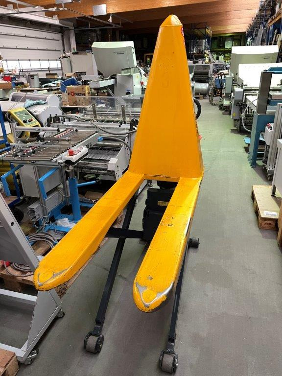 5 (five) scissor pallet truck with electric drive and quick lift pump Jungheinrich model TMX-E 10 - معدات الرفع منخفض المستوى: صور 3 5 (five) scissor pallet truck with electric drive and quick lift pump Jungheinrich model TMX-E 10 - معدات الرفع منخفض المستوى: صور 3