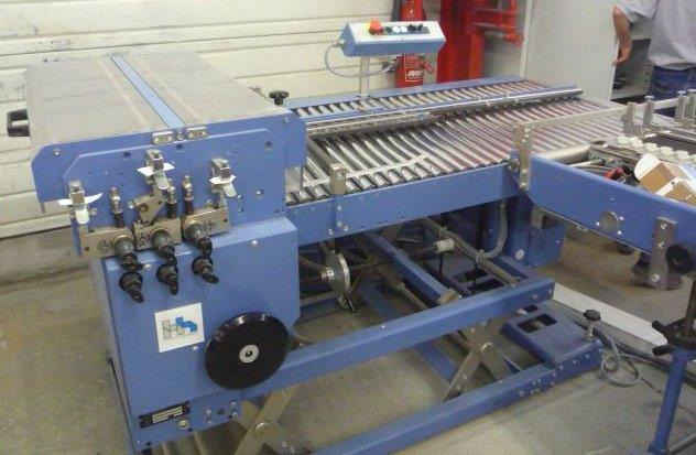 Flat pile feeder MBO F 76 Solo with independent drive for max. format of 72 x 102 cm and Cutting unit Herzog and Heymann H&H N 381 with Technifold Creasing tools - آلات الطباعة: صور 1 Flat pile feeder MBO F 76 Solo with independent drive for max. format of 72 x 102 cm and Cutting unit Herzog and Heymann H&H N 381 with Technifold Creasing tools - آلات الطباعة: صور 1