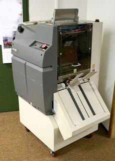 GBC AP-2 automatic punching machine - آلة تجليد: صور 2 GBC AP-2 automatic punching machine - آلة تجليد: صور 2