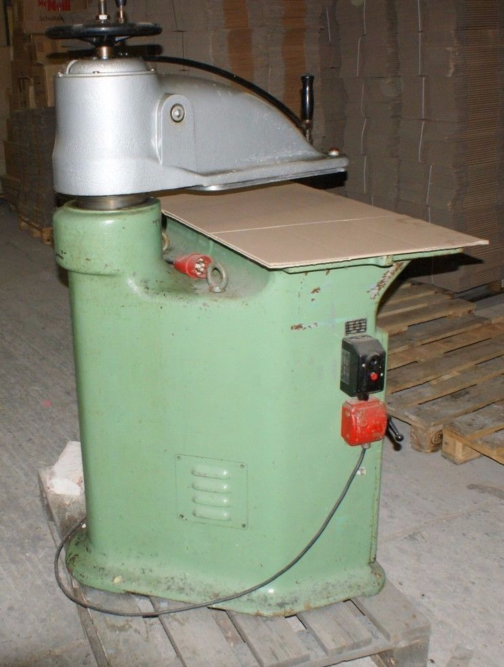 Schoen & Cie Model N 1.1/4-1 Hydraulic Pivot Arm Punch - آلات الطباعة: صور 1 Schoen & Cie Model N 1.1/4-1 Hydraulic Pivot Arm Punch - آلات الطباعة: صور 1