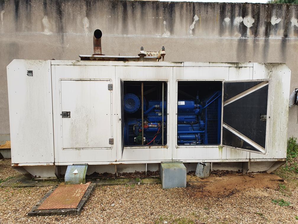 330 kVa Fg Wilson Perkins 2006 TWG2 - مجموعة المولدات: صور 2 330 kVa Fg Wilson Perkins 2006 TWG2 - مجموعة المولدات: صور 2