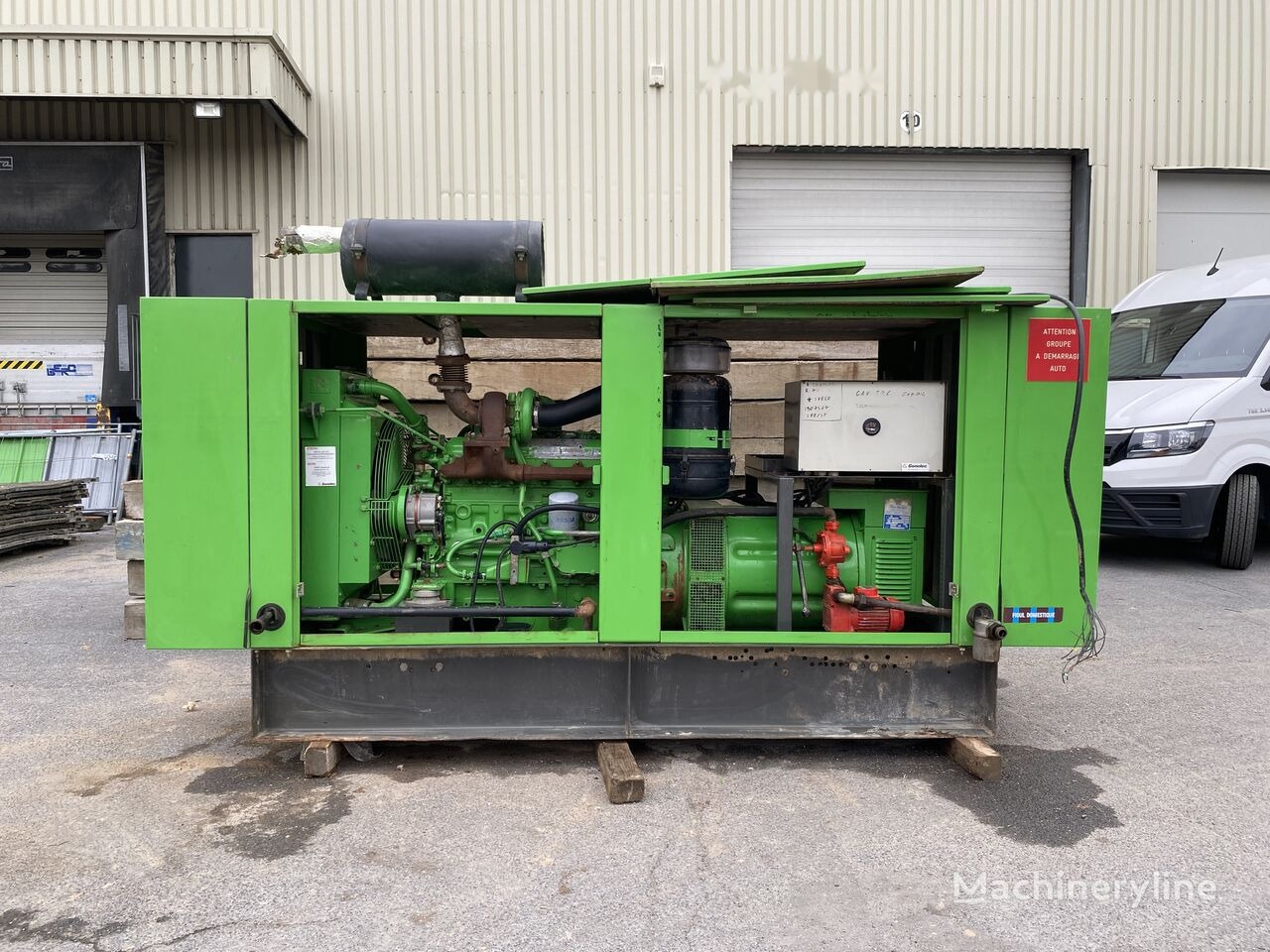 IVECO 100 kVa 8061 - مجموعة المولدات: صور 1 IVECO 100 kVa 8061 - مجموعة المولدات: صور 1