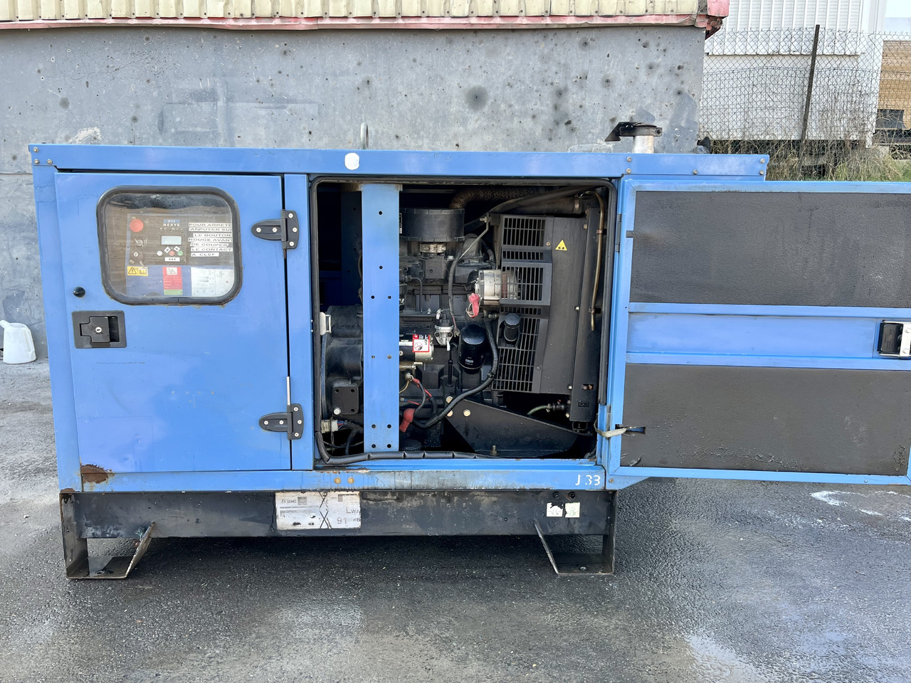 SDMO 33 kVa diesel John Deere - مجموعة المولدات: صور 2 SDMO 33 kVa diesel John Deere - مجموعة المولدات: صور 2
