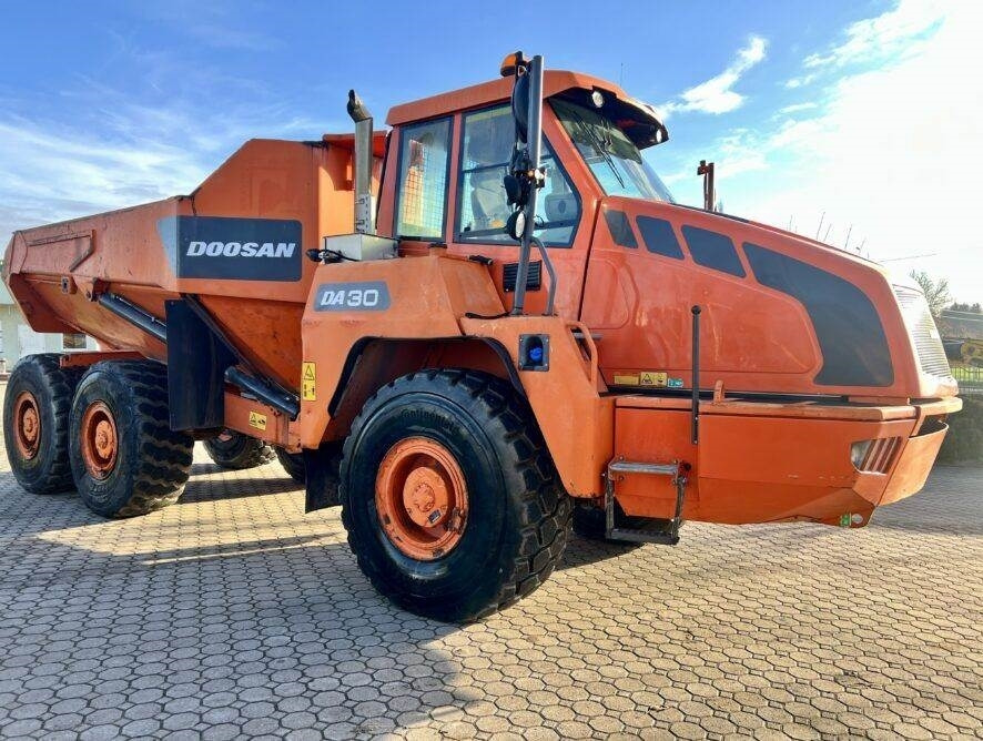 Doosan DA30 - شاحنة مفصلية: صور 4 Doosan DA30 - شاحنة مفصلية: صور 4