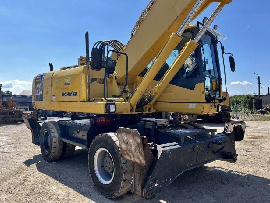 Komatsu PW220MH MH - حفارة النقل والشحن: صور 4 Komatsu PW220MH MH - حفارة النقل والشحن: صور 4