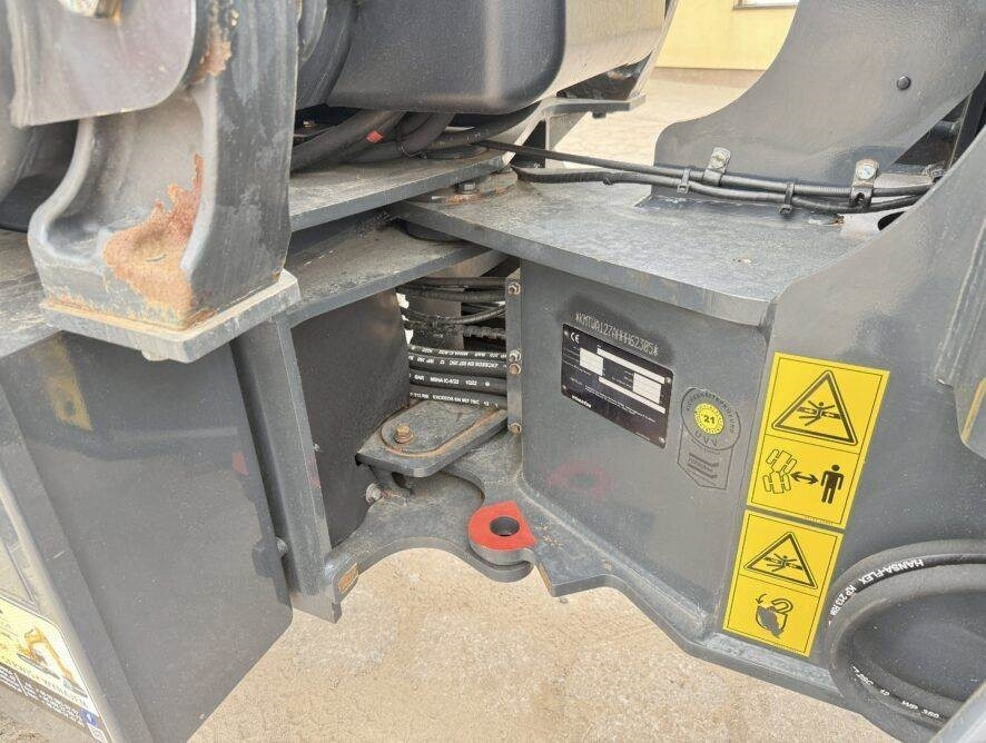 اللودر بعجل Komatsu WA80M-7: صور 6