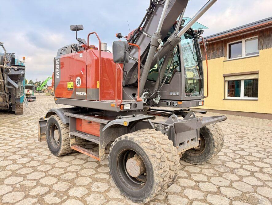 Volvo EWR150E - حفارة على عجلات: صور 5 Volvo EWR150E - حفارة على عجلات: صور 5