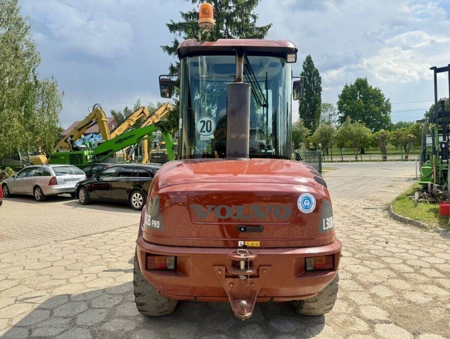 Volvo L30B Pro - اللودر بعجل: صور 5 Volvo L30B Pro - اللودر بعجل: صور 5