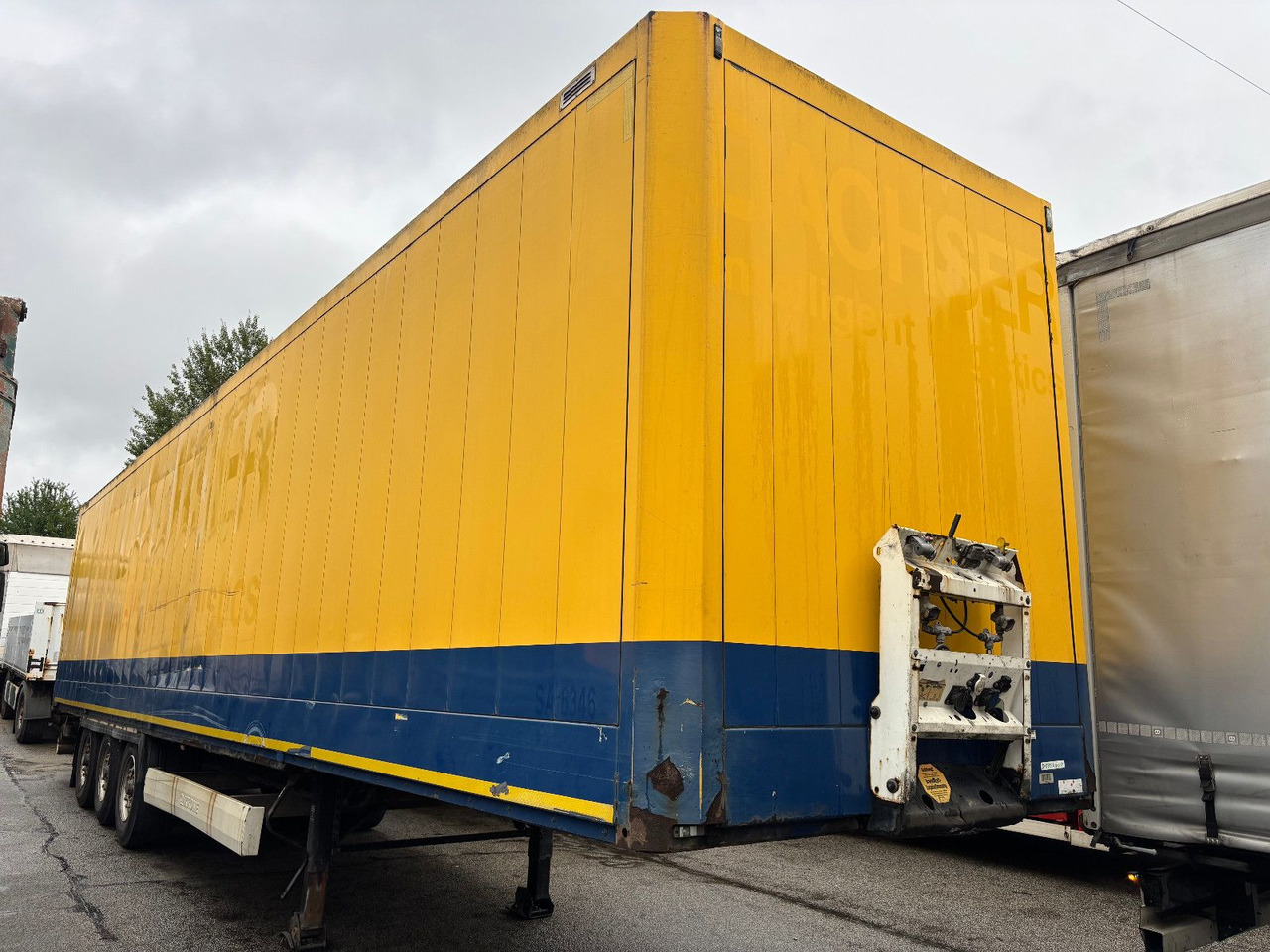 Krone SD Textilkoffer/Luft/Scheibe - بصندوق مغلق نصف مقطورة: صور 3 Krone SD Textilkoffer/Luft/Scheibe - بصندوق مغلق نصف مقطورة: صور 3