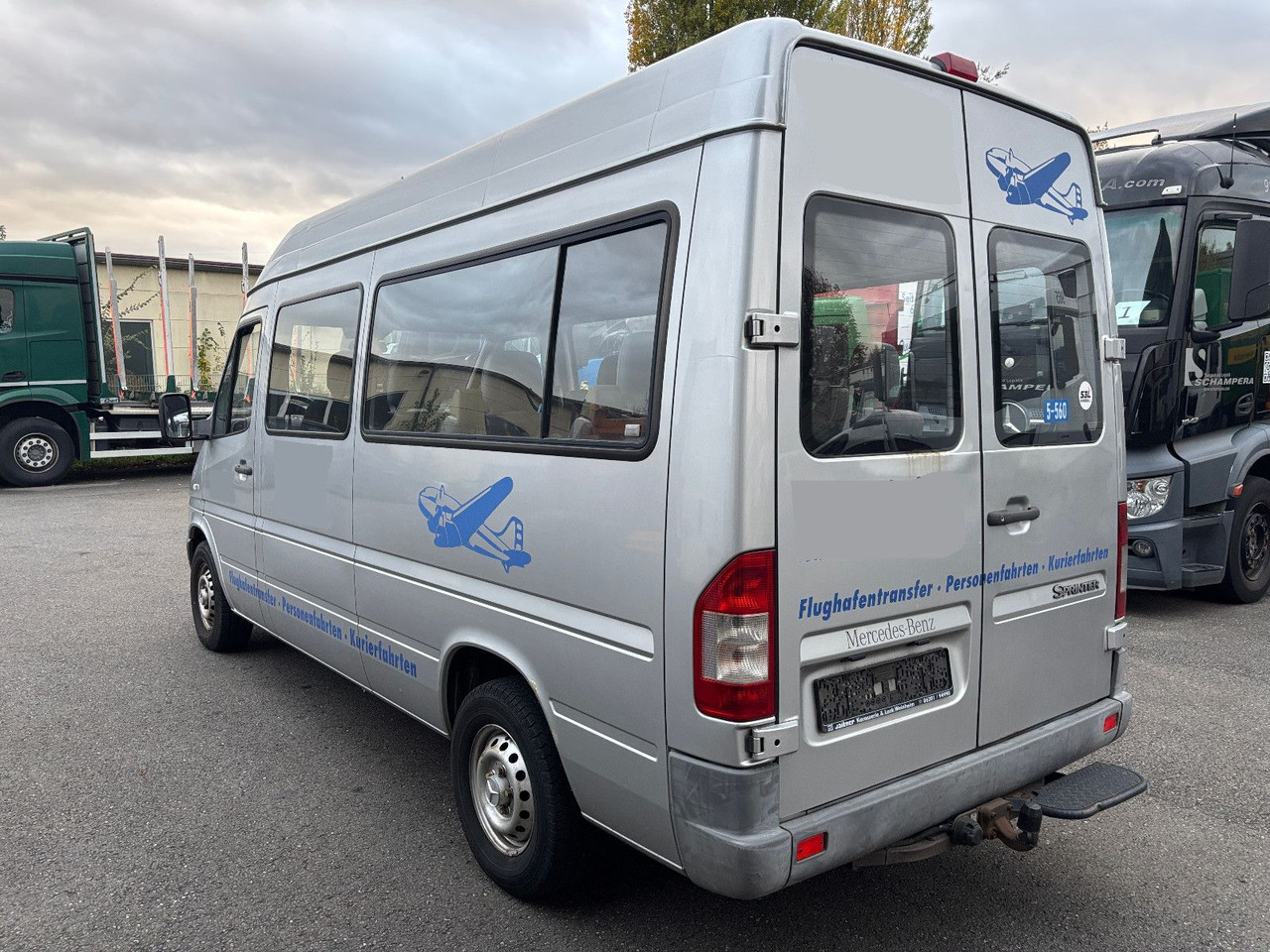 Mercedes-Benz 211 CDI 9 Sitze - ميكروباص: صور 3 Mercedes-Benz 211 CDI 9 Sitze - ميكروباص: صور 3