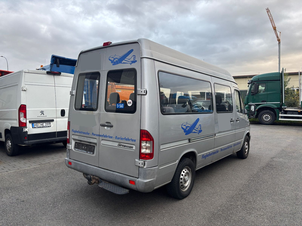 Mercedes-Benz 211 CDI 9 Sitze - ميكروباص: صور 4 Mercedes-Benz 211 CDI 9 Sitze - ميكروباص: صور 4