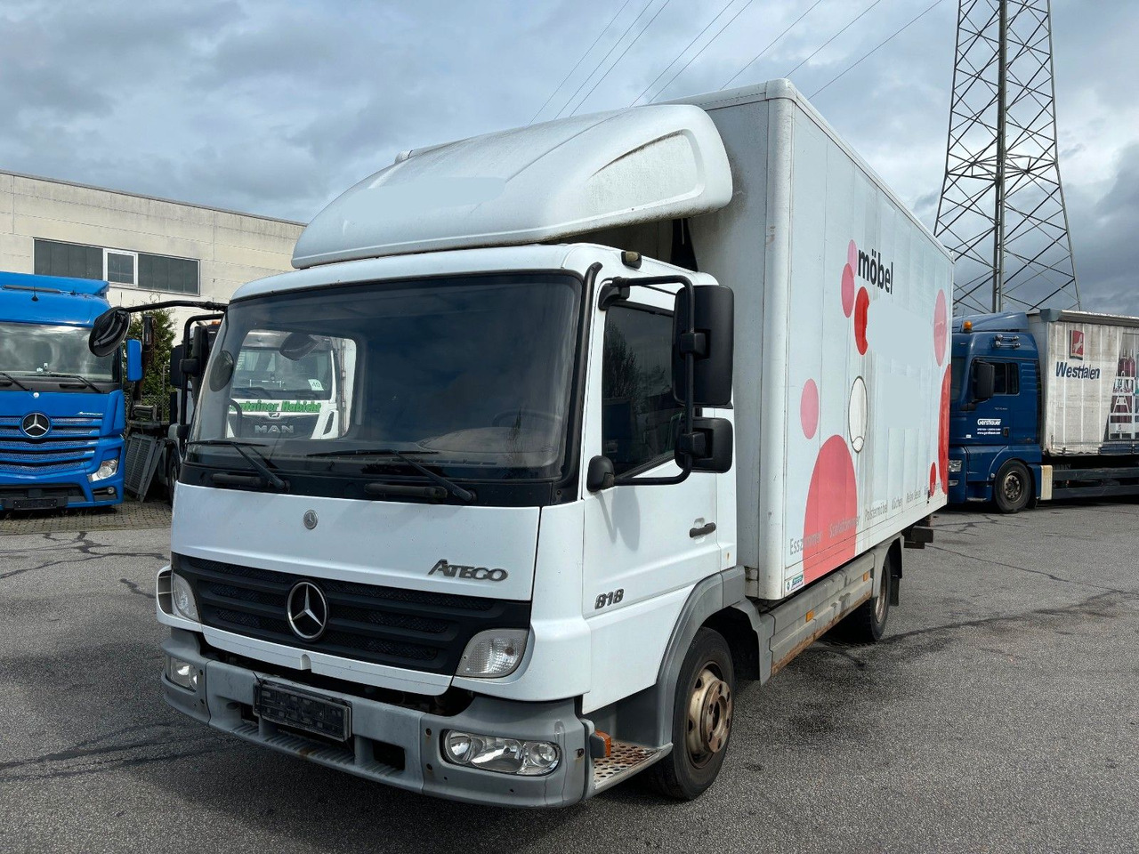 Mercedes-Benz 818 Kurze Radstand Blattfederung - الشاحنات الصغيرة صندوق مغلق: صور 1 Mercedes-Benz 818 Kurze Radstand Blattfederung - الشاحنات الصغيرة صندوق مغلق: صور 1