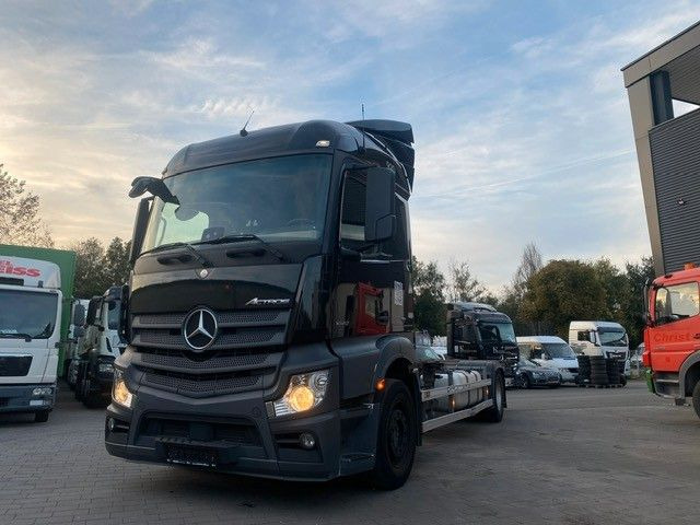 Mercedes-Benz Actros 1842 BDF LBW 1845 2x Mercedes-Benz Actros 1842 BDF LBW 1845 2x - شاحنات الحاويات/ جسم علوي قابل للتغيير شاحنة: صور 3 Mercedes-Benz Actros 1842 BDF LBW 1845 2x Mercedes-Benz Actros 1842 BDF LBW 1845 2x - شاحنات الحاويات/ جسم علوي قابل للتغيير شاحنة: صور 3