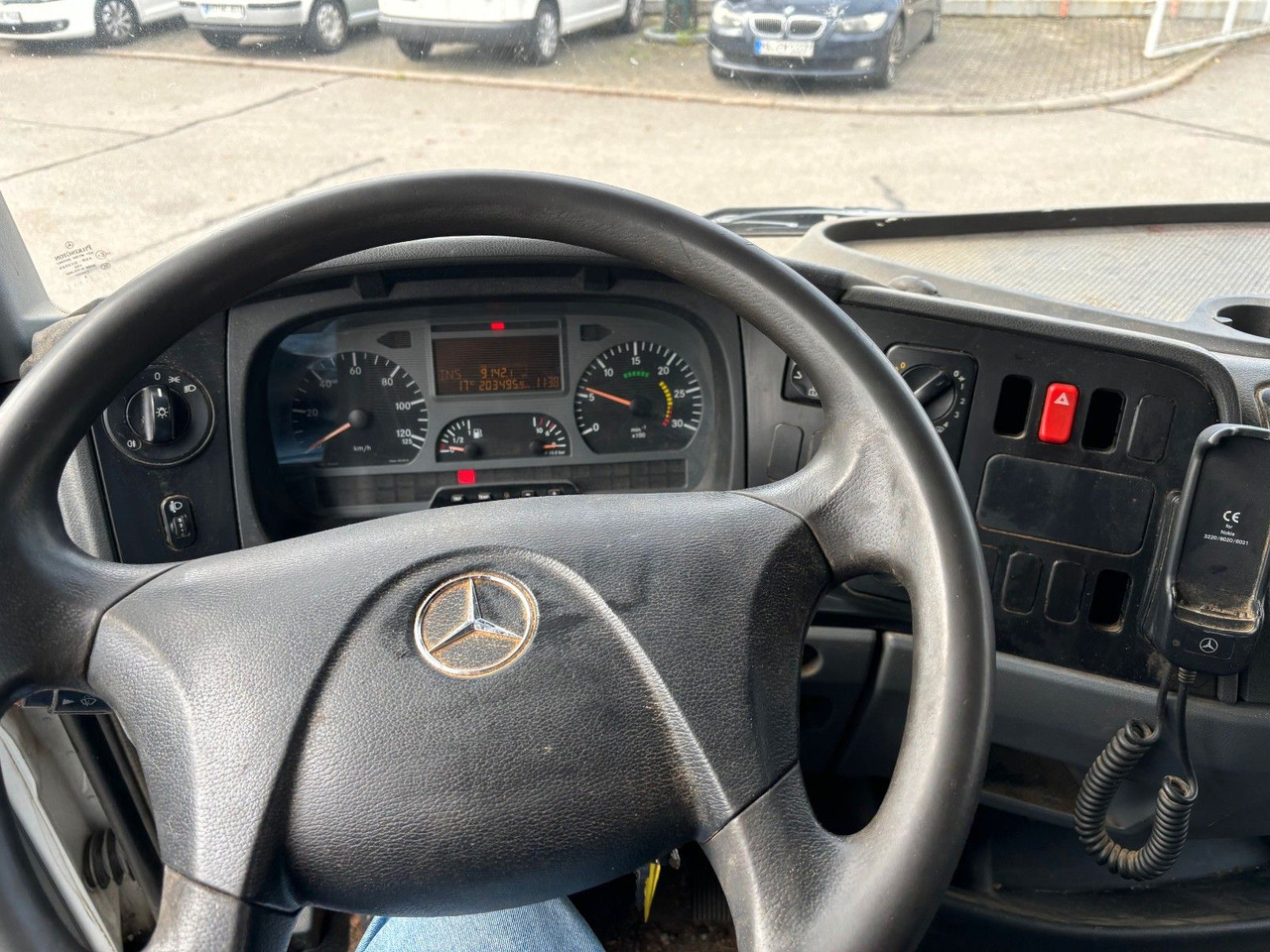 الشاحنات الصغيرة صندوق مغلق Mercedes-Benz Atego 818 Kurze Radstand Blattfederung: صور 12 الشاحنات الصغيرة صندوق مغلق Mercedes-Benz Atego 818 Kurze Radstand Blattfederung: صور 12