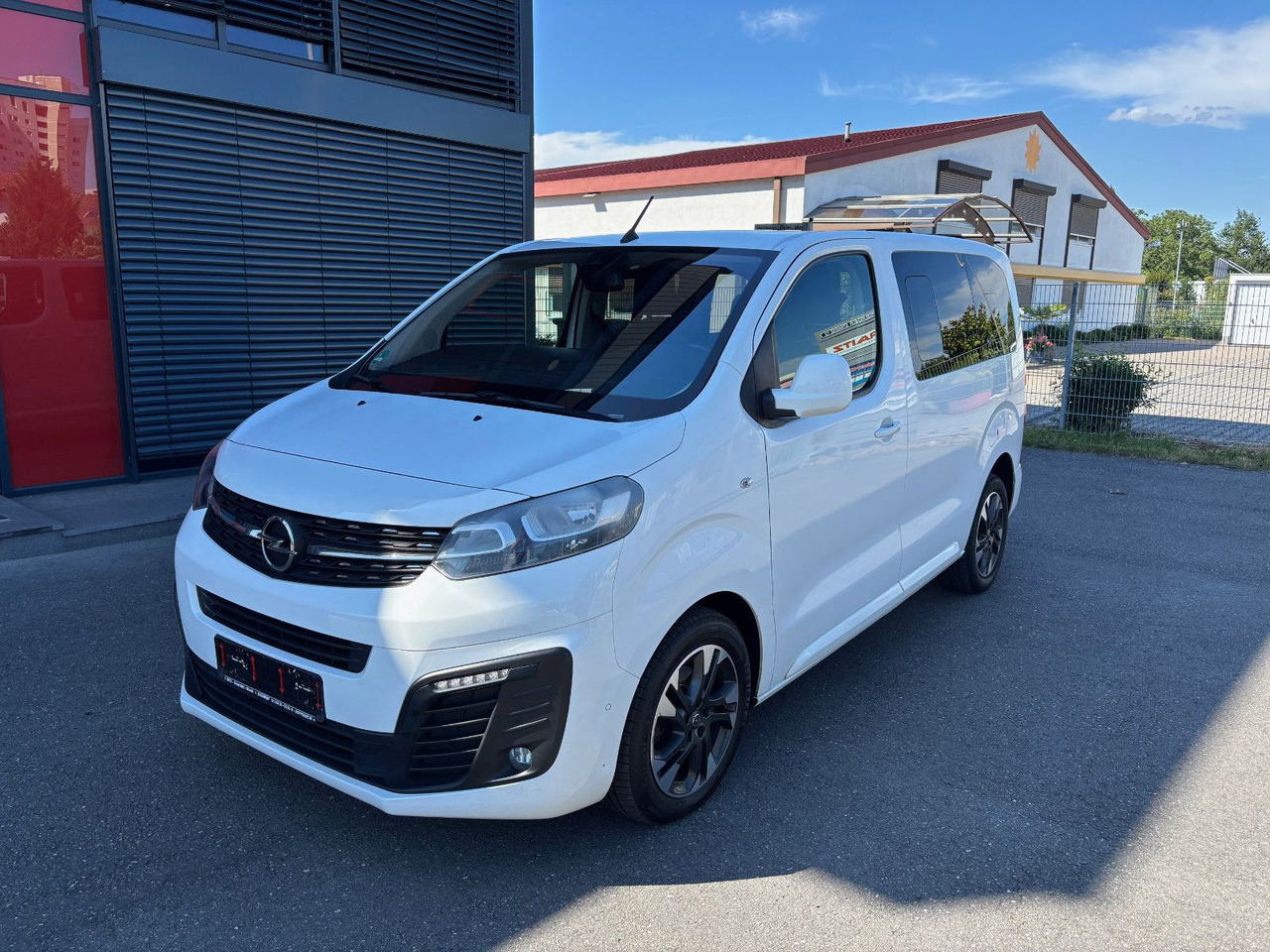 Opel Zafira Life Edition S - ميكروباص: صور 1 Opel Zafira Life Edition S - ميكروباص: صور 1