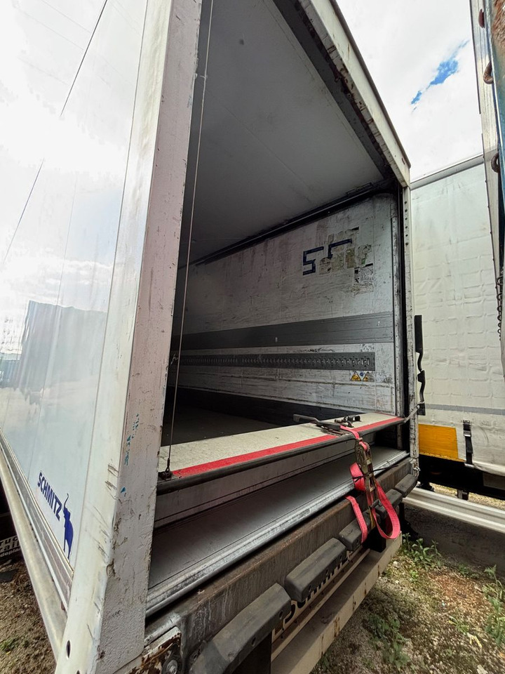 Schmitz Cargobull SKO18/L-13 Luft/Scheibenbremse - بصندوق مغلق نصف مقطورة: صور 3 Schmitz Cargobull SKO18/L-13 Luft/Scheibenbremse - بصندوق مغلق نصف مقطورة: صور 3