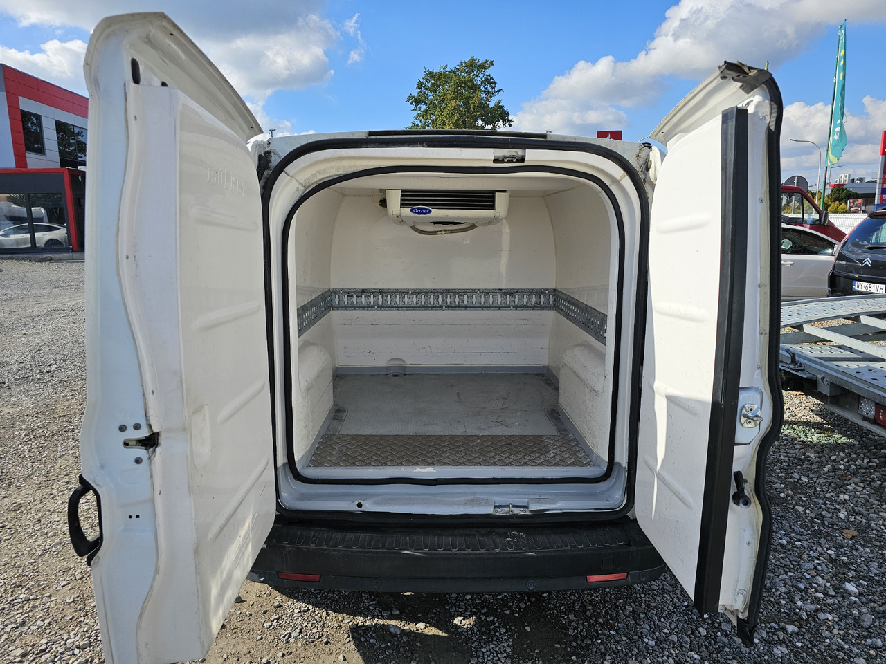 Fiat Doblo chlodnia mroznia carrier +230v - 18 C euro5 - الشاحنات الصغيرة المبردة: صور 2 Fiat Doblo chlodnia mroznia carrier +230v - 18 C euro5 - الشاحنات الصغيرة المبردة: صور 2