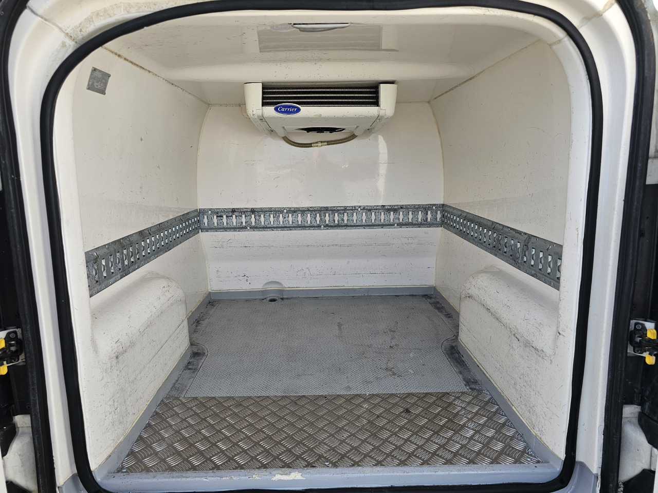 Fiat Doblo chlodnia mroznia carrier +230v - 18 C euro5 - الشاحنات الصغيرة المبردة: صور 4 Fiat Doblo chlodnia mroznia carrier +230v - 18 C euro5 - الشاحنات الصغيرة المبردة: صور 4