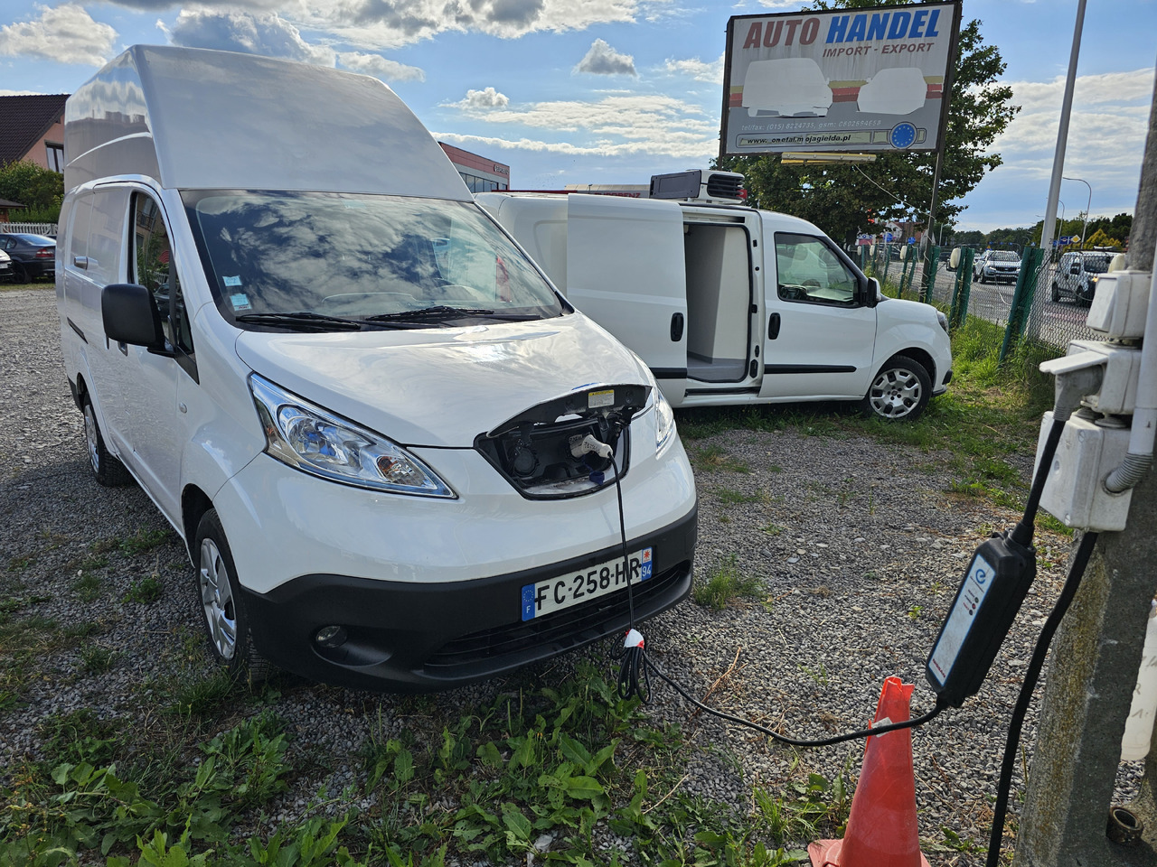 NISSAN E-NV200 ELEKTRYCZNY 40 KV 250 km KLIMA KAMERA - فان المدمجة, فان كهربائية: صور 4 NISSAN E-NV200 ELEKTRYCZNY 40 KV 250 km KLIMA KAMERA - فان المدمجة, فان كهربائية: صور 4
