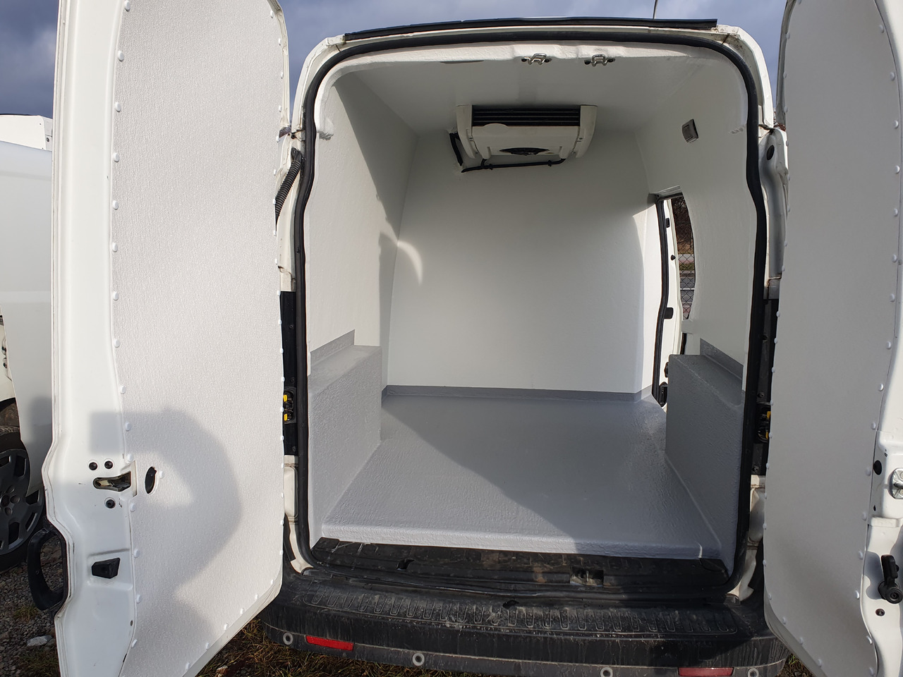 Opel COMBO MAXI L2H2 1,6 tdi CHLODNIA CARRIER KLIMA EURO6 - الشاحنات الصغيرة المبردة: صور 2 Opel COMBO MAXI L2H2 1,6 tdi CHLODNIA CARRIER KLIMA EURO6 - الشاحنات الصغيرة المبردة: صور 2