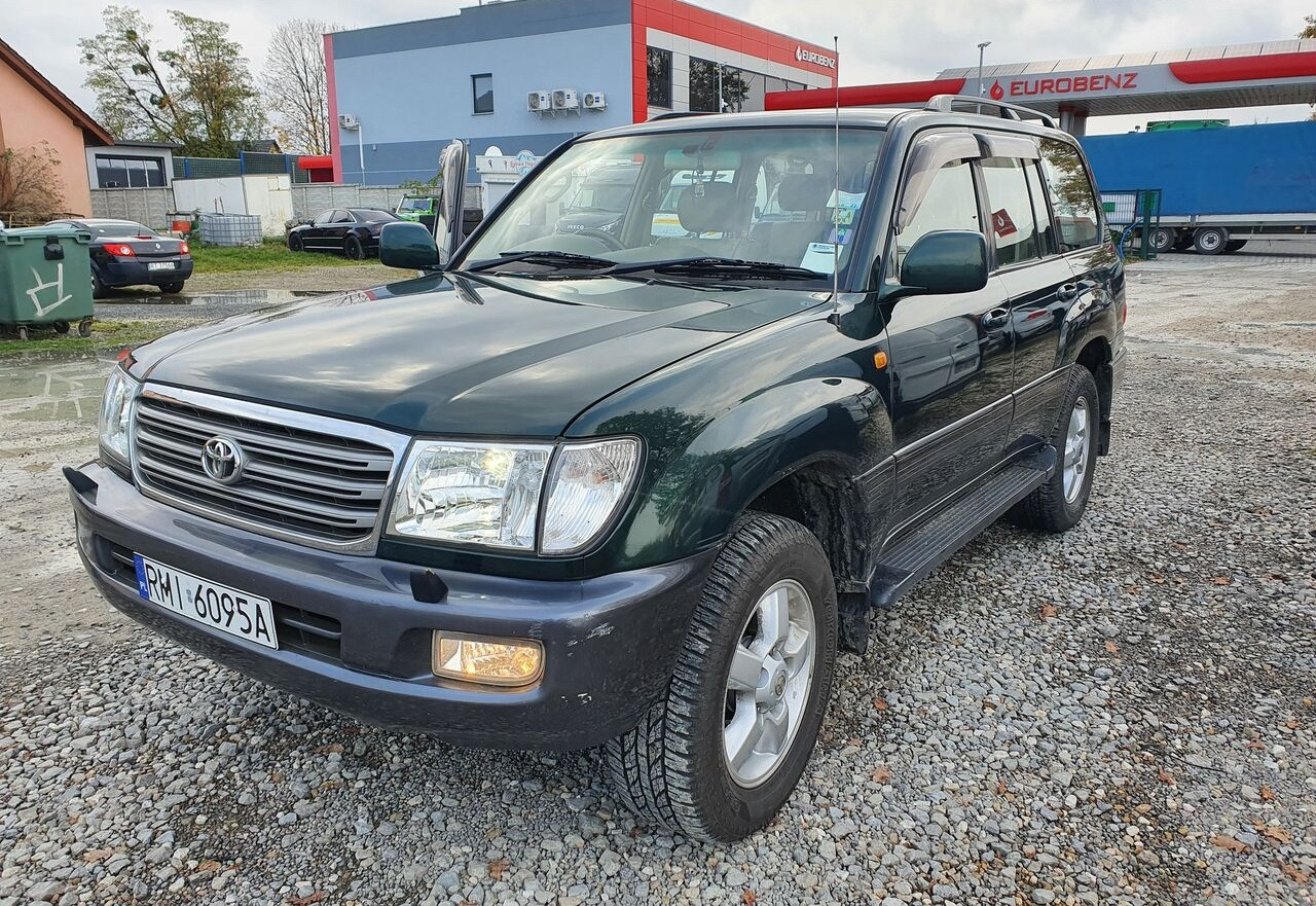 Toyota LAND CRUISER 100 4,2 TD KLIMA 7 OSOB - سيارة: صور 1 Toyota LAND CRUISER 100 4,2 TD KLIMA 7 OSOB - سيارة: صور 1
