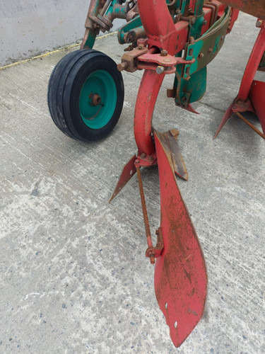 Kverneland ES 100-200-28 - محراث: صور 2 Kverneland ES 100-200-28 - محراث: صور 2