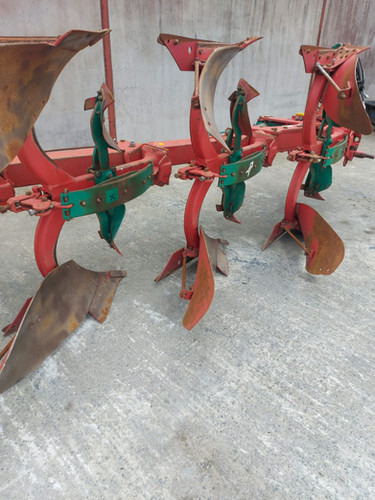 Kverneland ES 100-200-28 - محراث: صور 4 Kverneland ES 100-200-28 - محراث: صور 4
