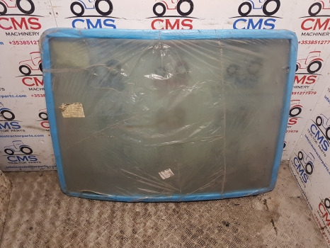 Case 55, 56, 3200, 95, 85, 45, 44 Xl Series, Windscreen 3233045r1, 3233045r2 - نافذة و قطع الغيار: صور 1 Case 55, 56, 3200, 95, 85, 45, 44 Xl Series, Windscreen 3233045r1, 3233045r2 - نافذة و قطع الغيار: صور 1