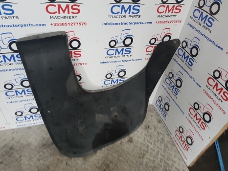 Case Mxm190, Mxm175 Cab Rear Fender Extension Rhs 82031843, 82028937 - درابزين - جرار: صور 2 Case Mxm190, Mxm175 Cab Rear Fender Extension Rhs 82031843, 82028937 - درابزين - جرار: صور 2