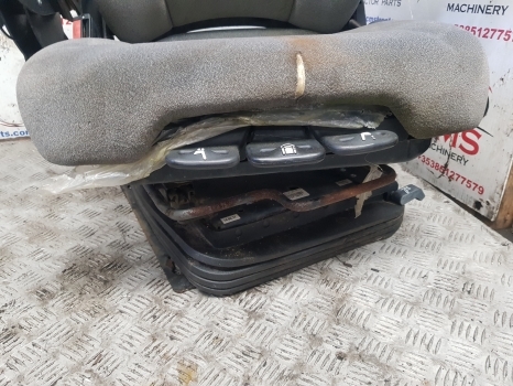 Claas Arion 500, 600, Axion 800, 900 Series Driver Seat 0021500311, 21500311 - مقاعد السيارات - جرار: صور 4 Claas Arion 500, 600, Axion 800, 900 Series Driver Seat 0021500311, 21500311 - مقاعد السيارات - جرار: صور 4