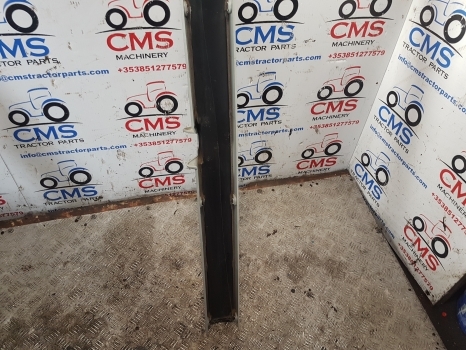 Claas Arion 640, 950, 920, 600 Axion Cab Trim Panel Rhs 0021955961, 21955961 - الكابينة والداخلية - جرار: صور 4 Claas Arion 640, 950, 920, 600 Axion Cab Trim Panel Rhs 0021955961, 21955961 - الكابينة والداخلية - جرار: صور 4