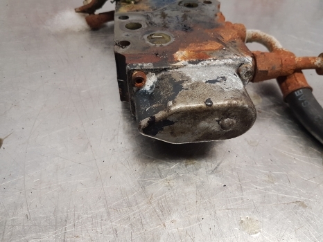 Deutz Dxbis110, 120, 140, 160 Hydraulic Spool Valve 04300357, 04304155 - صمامات هيدروليكية - جرار: صور 5 Deutz Dxbis110, 120, 140, 160 Hydraulic Spool Valve 04300357, 04304155 - صمامات هيدروليكية - جرار: صور 5