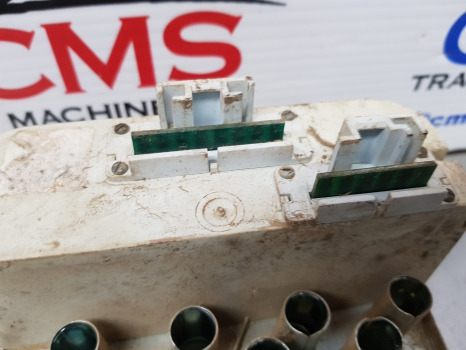 Fiat 115-90, 130-90,140-90, 160-90, 180-90 Instrument Cluster, Dashboard 5127874 - النظام الكهربائي: صور 4 Fiat 115-90, 130-90,140-90, 160-90, 180-90 Instrument Cluster, Dashboard 5127874 - النظام الكهربائي: صور 4