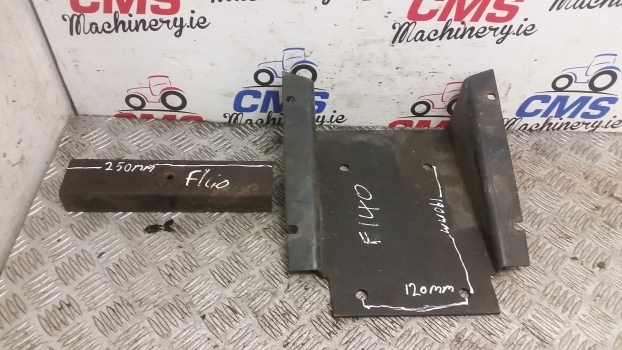 Fiat F140 Cab Interior Brackets. Please Check By Photos. - الكابينة والداخلية - جرار: صور 1 Fiat F140 Cab Interior Brackets. Please Check By Photos. - الكابينة والداخلية - جرار: صور 1
