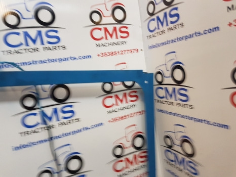 نافذة و قطع الغيار Ford 4000, 5000, 6000, 4600, 5600, 6600 Cab Back Rear Window Frame 81829306: صور 10