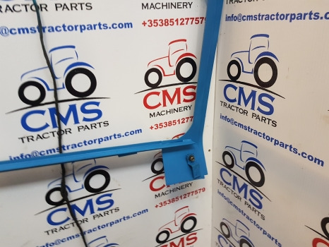 نافذة و قطع الغيار Ford 4000, 5000, 6000, 4600, 5600, 6600 Cab Back Rear Window Frame 81829306: صور 9