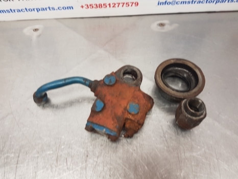 Ford 5000, 7600, 6600, 6700 Hydraulic Valve, Oil Cooler D6nnk910b, D6nnk910a - صمامات هيدروليكية - جرار: صور 2 Ford 5000, 7600, 6600, 6700 Hydraulic Valve, Oil Cooler D6nnk910b, D6nnk910a - صمامات هيدروليكية - جرار: صور 2