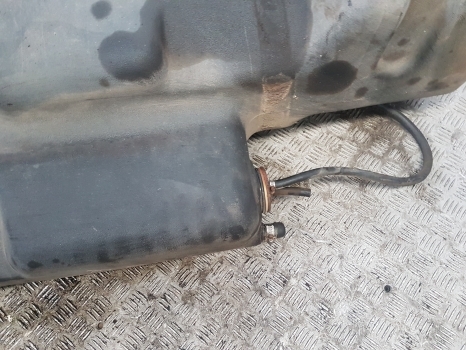 Ford 5610, 6610, 6810, 7410 Sq Cab Fuel Tank E6nn9002ba, E4nn9002ad, 83960241 - خزان وقود - جرار: صور 4 Ford 5610, 6610, 6810, 7410 Sq Cab Fuel Tank E6nn9002ba, E4nn9002ad, 83960241 - خزان وقود - جرار: صور 4